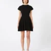 Abito in maglia, aderente in vita, nero Abito in maglia, aderente in vita, nero