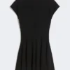 Abito in maglia, aderente in vita, nero Abito in maglia, aderente in vita, nero