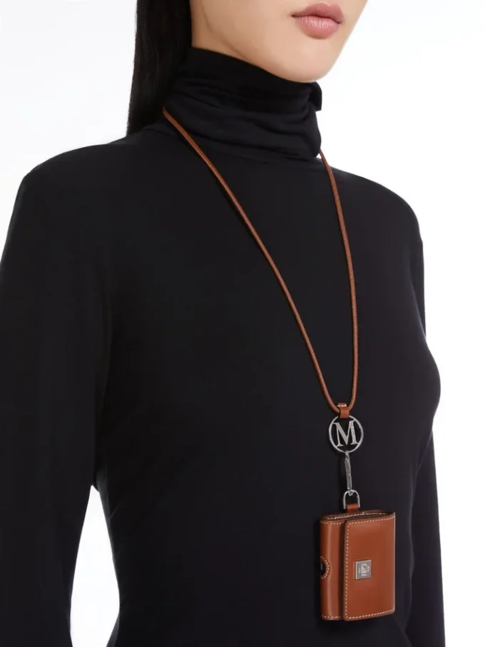 Astuccio per auricolari in pelle, marrone ambra Astuccio per auricolari in pelle, marrone ambra