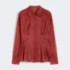 Camicia a maniche lunghe in tela di ramiè, rosso mattone