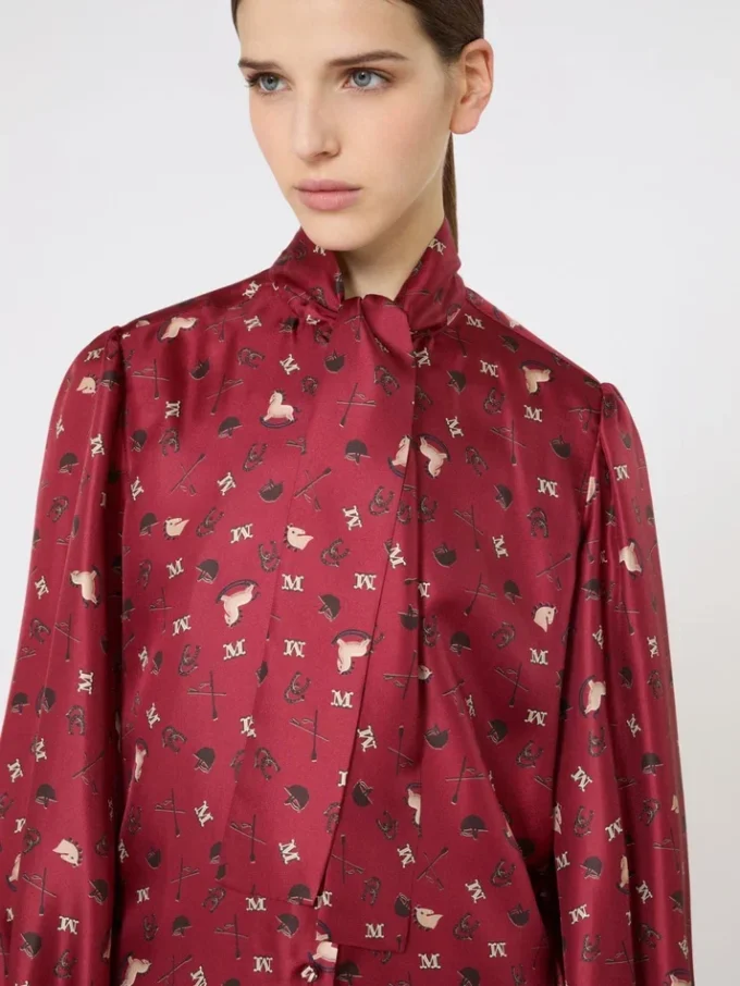 Camicia con fiocco in seta stampata, rossa