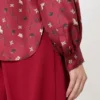 Camicia con fiocco in seta stampata, rossa