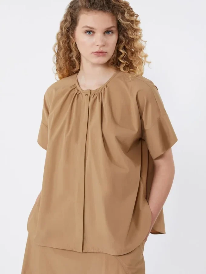 Camicia girocollo in popeline di cotone, color tabacco