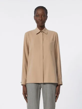 Camicia in tela di seta, color nocciola