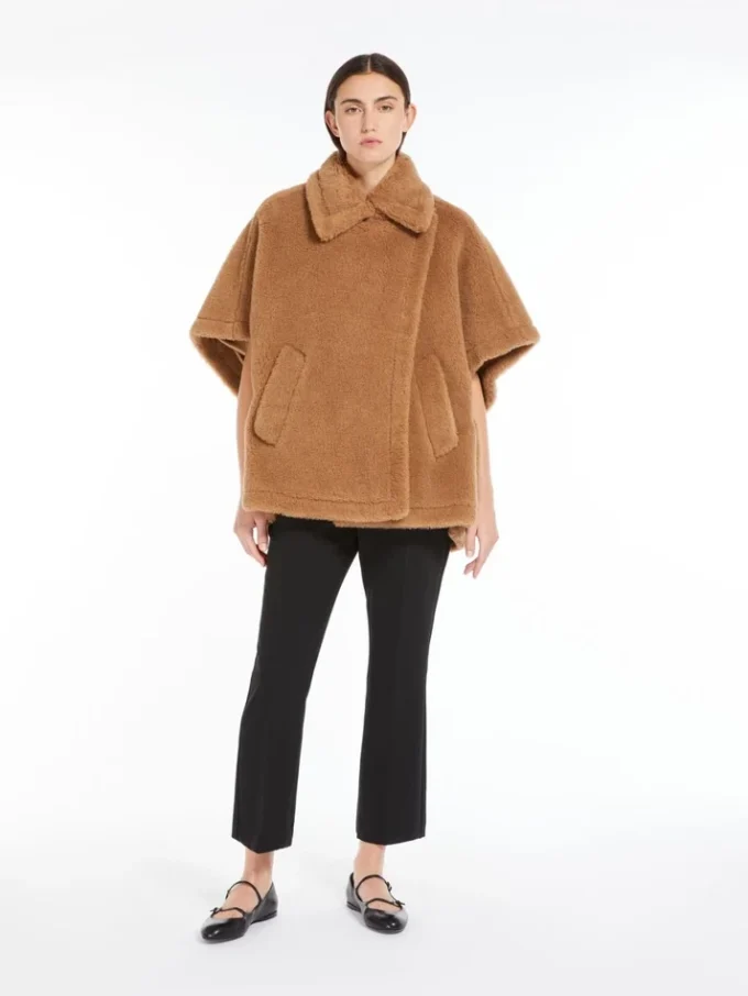 Cappa in tessuto Teddy, color cammello Cappa in tessuto Teddy, color cammello