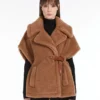 Cappa in tessuto Teddy, color cammello Cappa in tessuto Teddy, color cammello