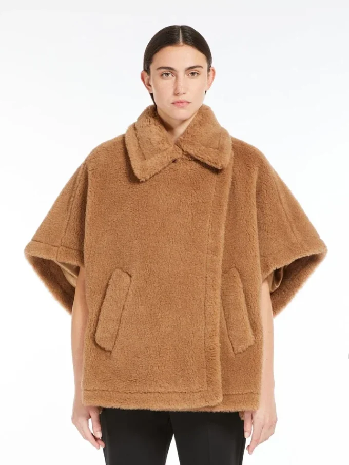 Cappa in tessuto Teddy, color cammello Cappa in tessuto Teddy, color cammello