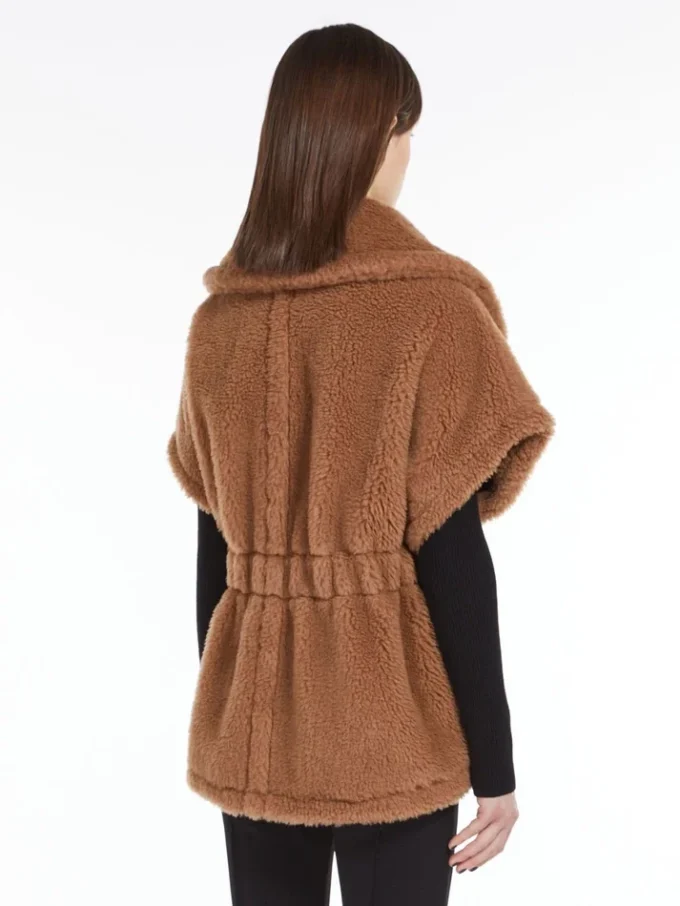 Cappa in tessuto Teddy, color cammello Cappa in tessuto Teddy, color cammello