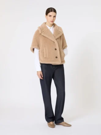 Cappa in tessuto teddy di alpaca e cashmere dalla linea squadrata, beige