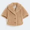 Cappa in tessuto teddy di alpaca e cashmere dalla linea squadrata, beige Cappa in tessuto teddy di alpaca e cashmere dalla linea squadrata, beige