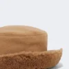 Cappello cloche reversibile in tessuto cammello e peluche, cammello