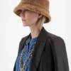 Cappello cloche reversibile in tessuto cammello e peluche, cammello