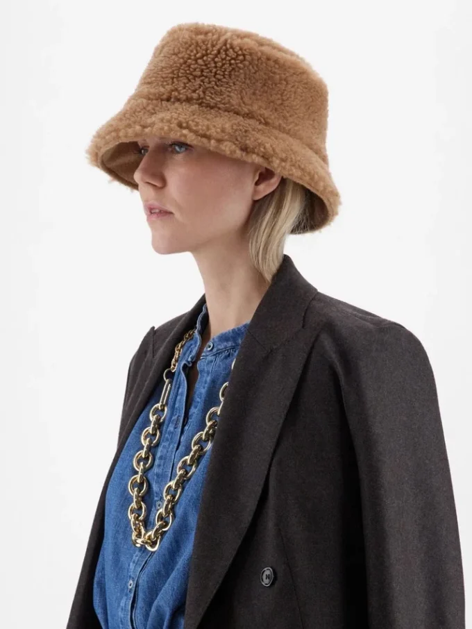 Cappello cloche reversibile in tessuto cammello e peluche, cammello