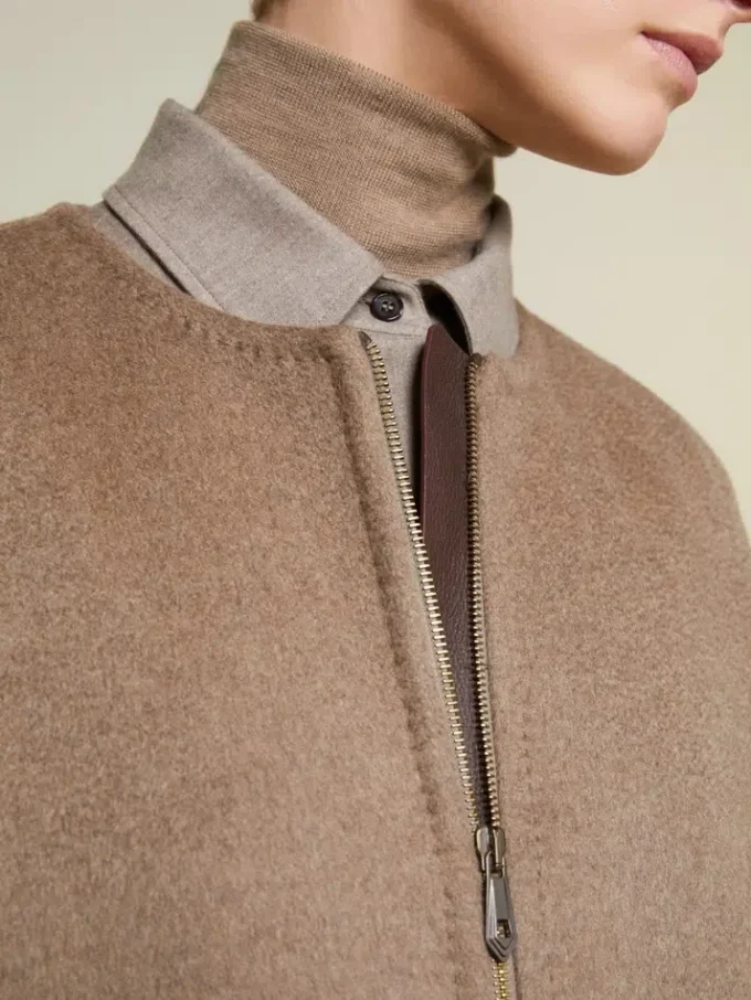 Cappotto a mantella in doppio cashmere, tortora