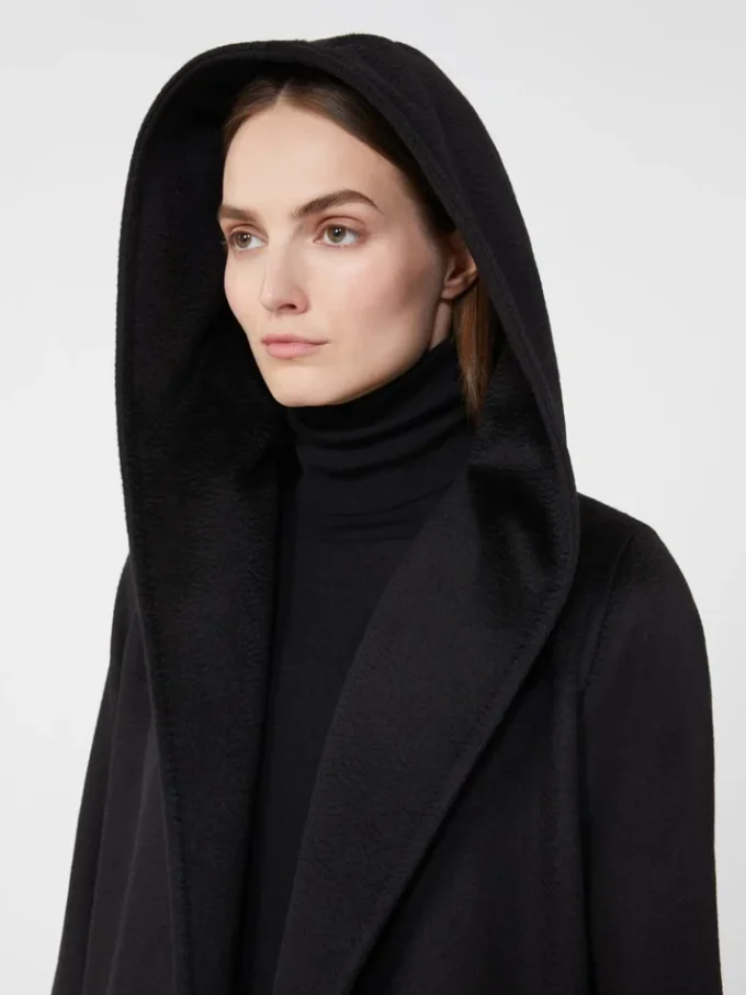 Cappotto-accappatoio color cammello, nero Cappotto-accappatoio color cammello, nero