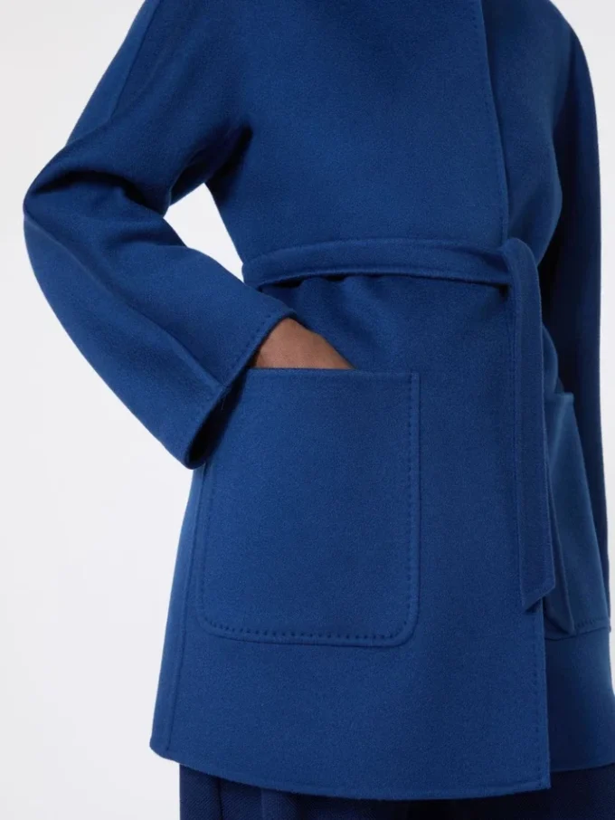 Cappotto avvolgente color cammello, blu cina Cappotto avvolgente color cammello, blu cina