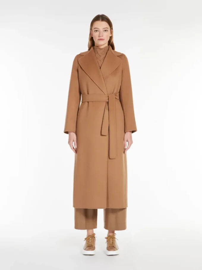 Cappotto avvolgente in lana drappeggiata, color cammello
