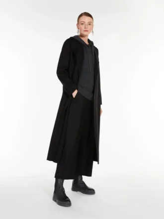 Cappotto avvolgente in lana drappeggiata, nero