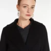 Cappotto avvolgente in lana drappeggiata, nero