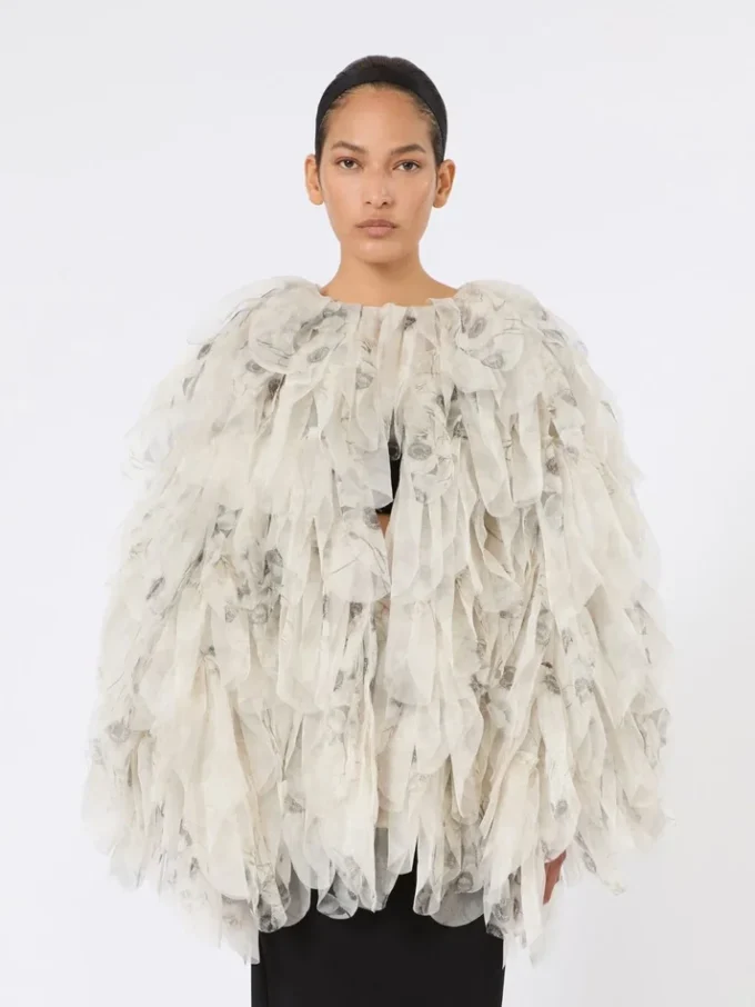 Cappotto corto con petali in organza stampata, grigio perla Cappotto corto con petali in organza stampata, grigio perla