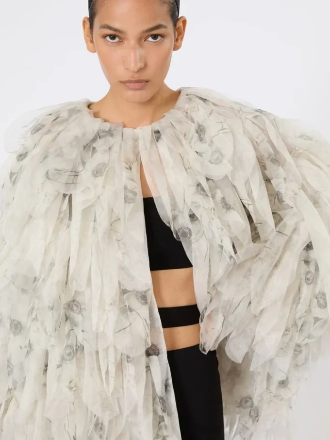 Cappotto corto con petali in organza stampata, grigio perla Cappotto corto con petali in organza stampata, grigio perla