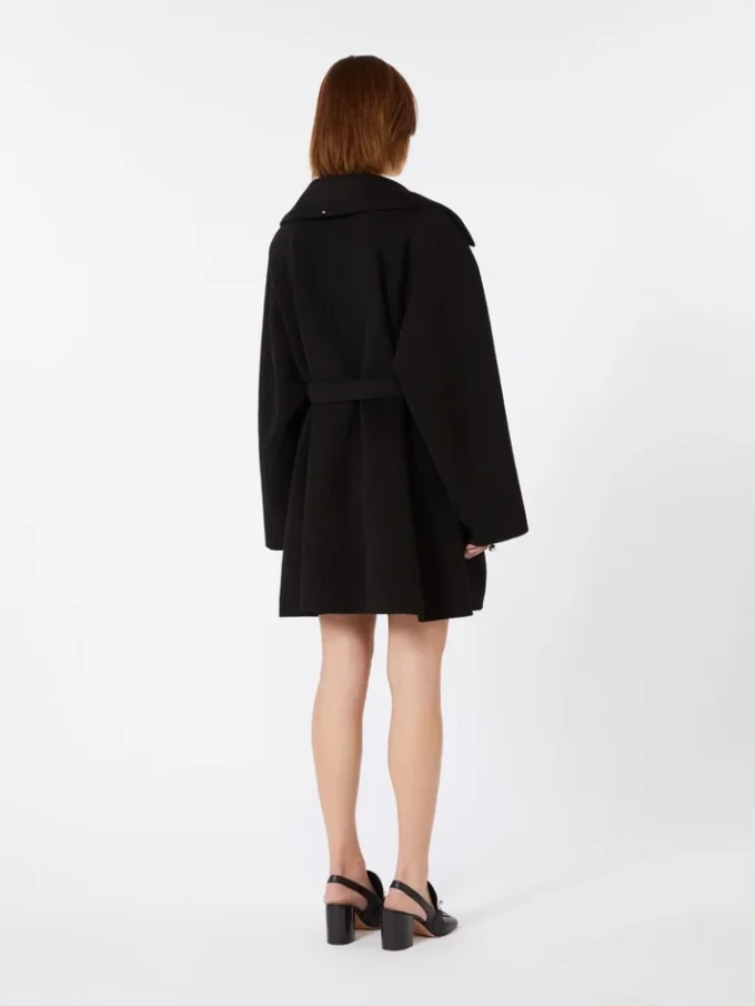 Cappotto corto in lana, nero Cappotto corto in lana, nero