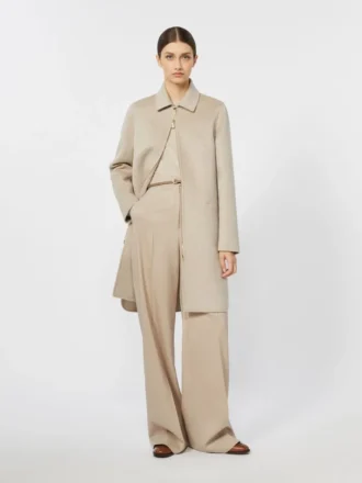 Cappotto in cashmere dalla linea dritta, color sabbia