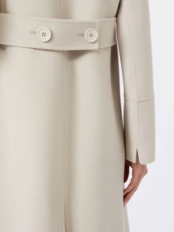 Cappotto lungo in lana con dettaglio di mezza cintura, sabbia Cappotto lungo in lana con dettaglio di mezza cintura, sabbia