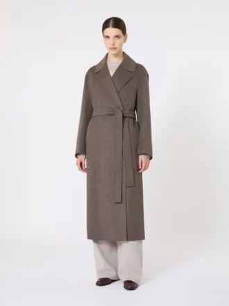 Cappotto-vestaglia in lana, color fango