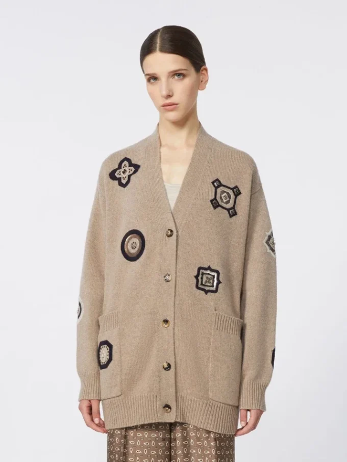 Cardigan lungo in lana e cashmere, color sabbia Cardigan lungo in lana e cashmere, color sabbia