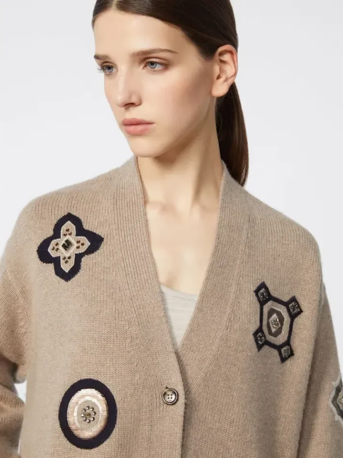 Cardigan lungo in lana e cashmere, color sabbia Cardigan lungo in lana e cashmere, color sabbia