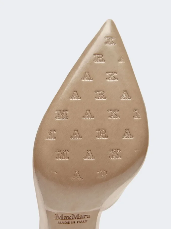 Décolleté in raso impreziosite da cristalli, color nude