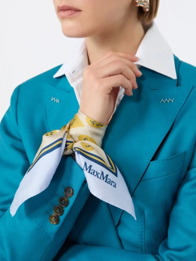 Foulard in seta stampata, azzurro