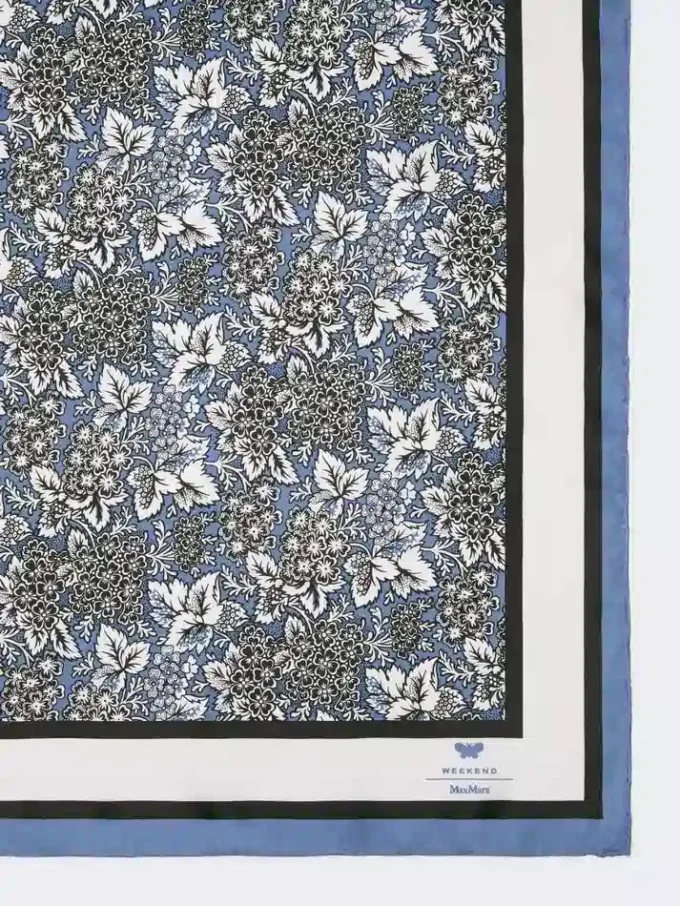 Foulard in seta stampato, blu cina Foulard in seta stampato, blu cina