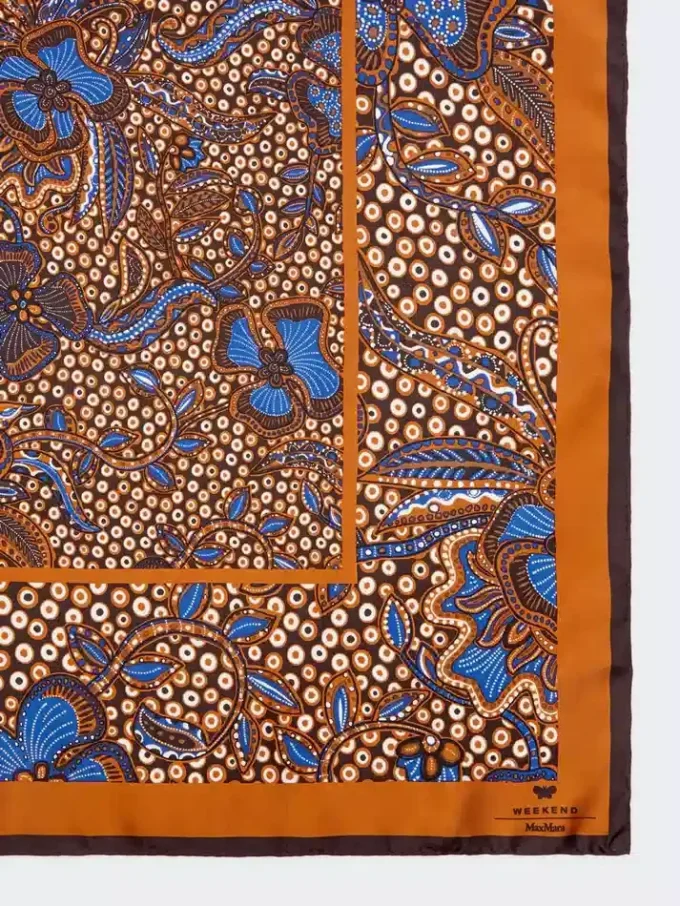 Foulard in seta stampato, color nocciola