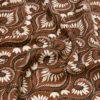 Foulard quadrato in seta stampata, color caramello Foulard quadrato in seta stampata, color caramello