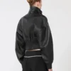 Giacca corta in pelle, nera Giacca corta in pelle, nera