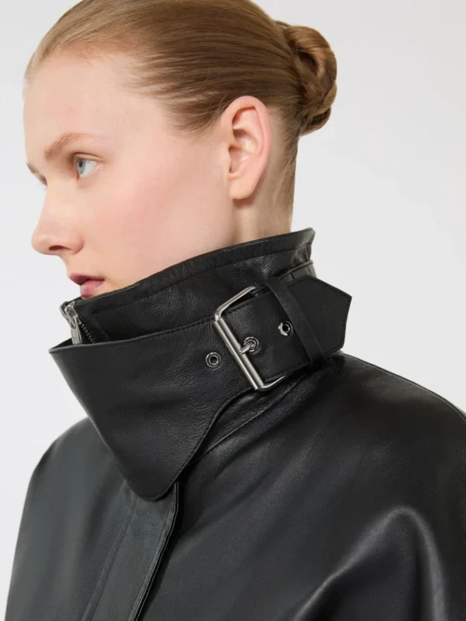 Giacca corta in pelle, nera Giacca corta in pelle, nera