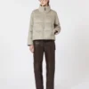 Giacca in tela idrorepellente e piumino color cammello, sabbia