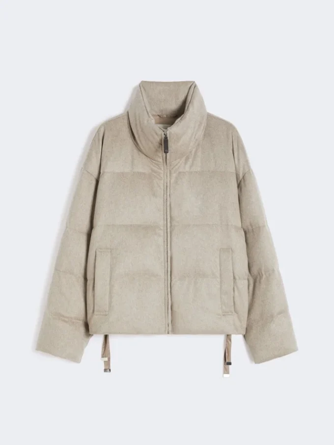 Giacca in tela idrorepellente e piumino color cammello, sabbia