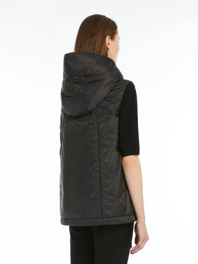 Gilet imbottito idrorepellente con cappuccio, nero Gilet imbottito idrorepellente con cappuccio, nero