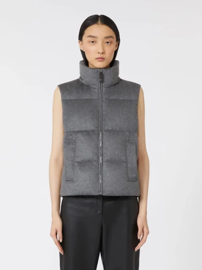 Gilet imbottito idrorepellente in cashmere e tela, grigio medio Gilet imbottito idrorepellente in cashmere e tela, grigio medio