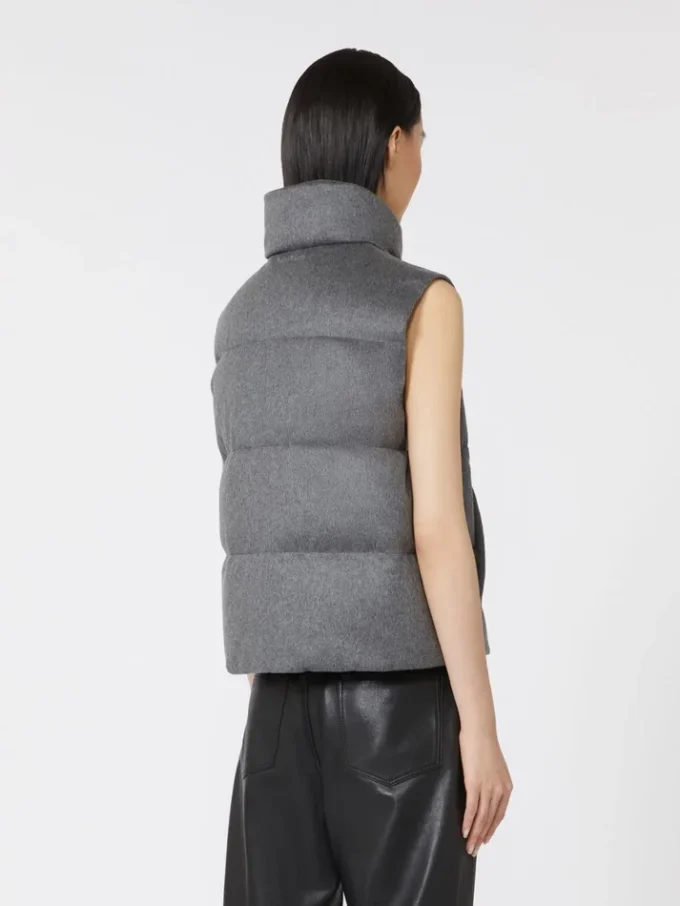 Gilet imbottito idrorepellente in cashmere e tela, grigio medio Gilet imbottito idrorepellente in cashmere e tela, grigio medio