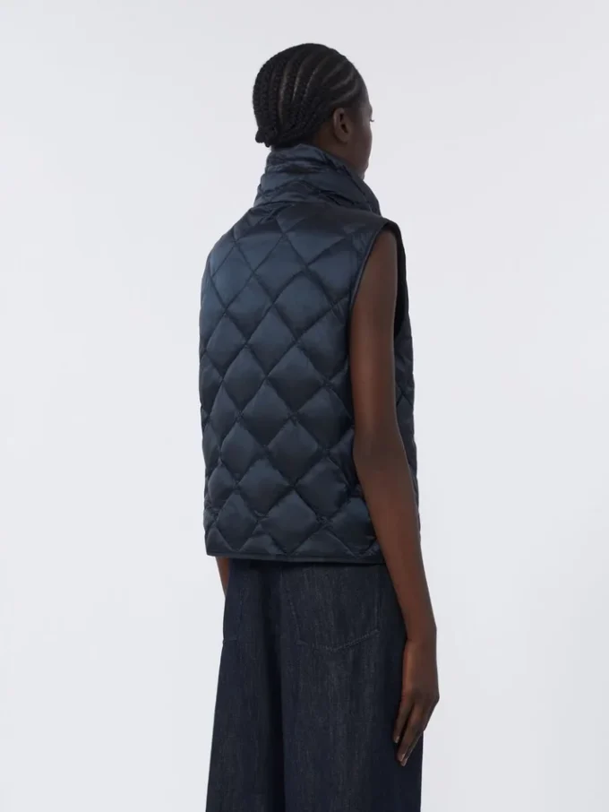Gilet imbottito in tela di nylon idrorepellente, blu notte Gilet imbottito in tela di nylon idrorepellente, blu notte