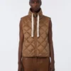 Gilet imbottito in tela di nylon idrorepellente, color caramello Gilet imbottito in tela di nylon idrorepellente, color caramello