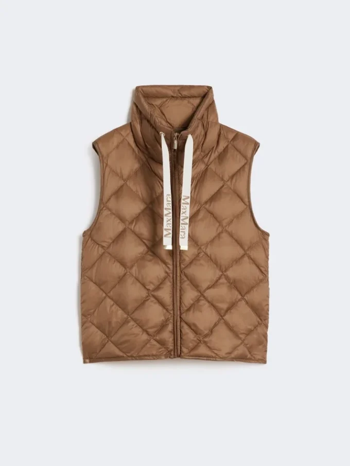 Gilet imbottito in tela di nylon idrorepellente, color caramello Gilet imbottito in tela di nylon idrorepellente, color caramello