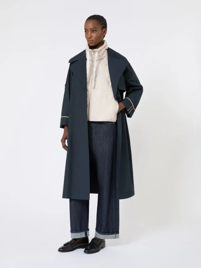 Gilet imbottito in tela di nylon idrorepellente, color sabbia Gilet imbottito in tela di nylon idrorepellente, color sabbia