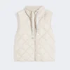 Gilet imbottito in tela di nylon idrorepellente, color sabbia Gilet imbottito in tela di nylon idrorepellente, color sabbia