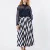 Gonna a pieghe in popeline stampata, blu navy