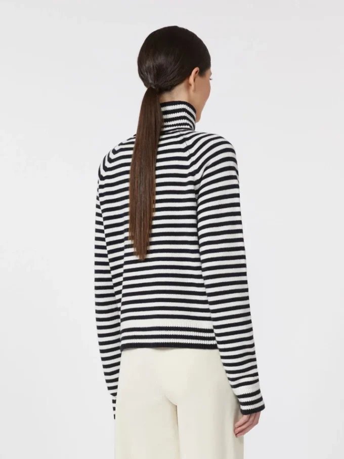 Maglione a collo alto in cashmere a maglia rasata, blu oltremare Maglione a collo alto in cashmere a maglia rasata, blu oltremare